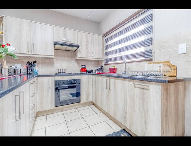 2 BEDROOM APARTMENT RENTED IN WILGEHEUWEL